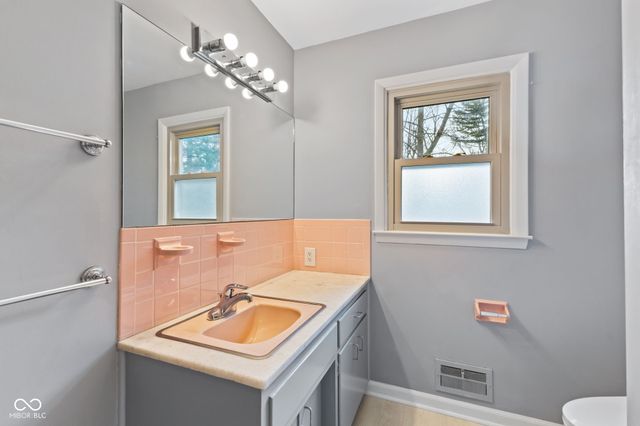 907 Fairway Drive, Indianapolis, IN 46260