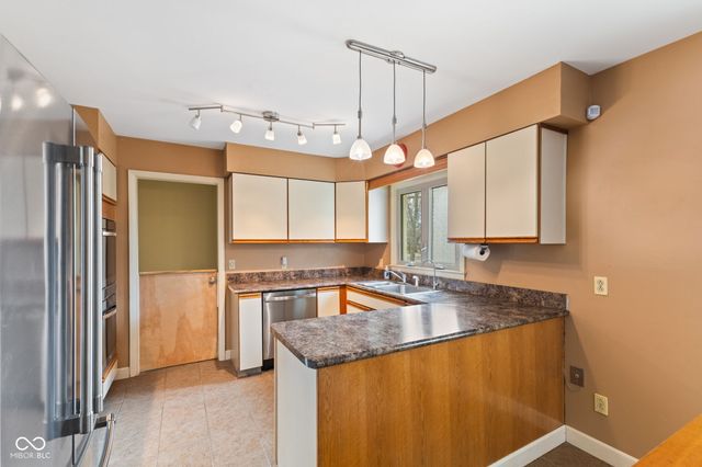 907 Fairway Drive, Indianapolis, IN 46260