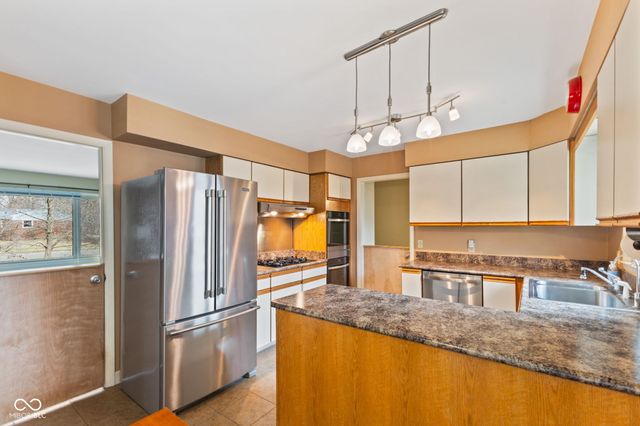 907 Fairway Drive, Indianapolis, IN 46260