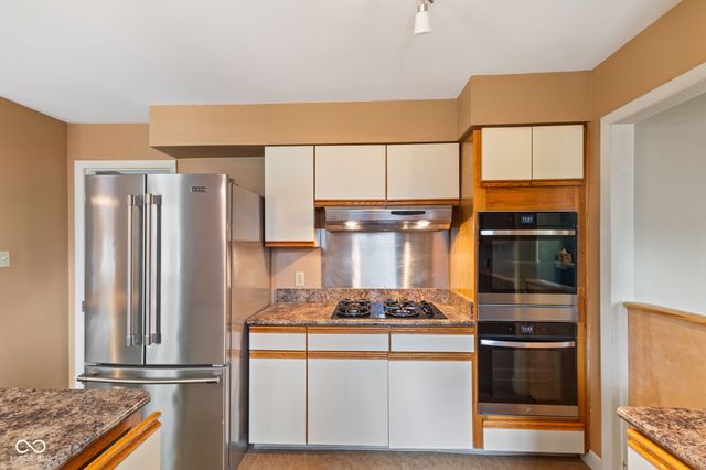 907 Fairway Drive, Indianapolis, IN 46260