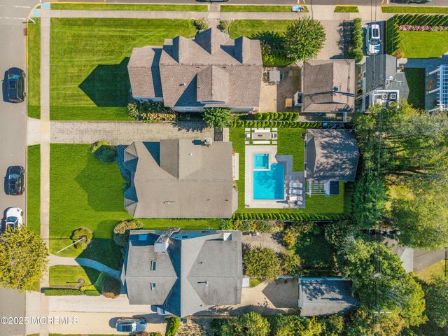 302 Beacon Boulevard, Sea Girt, NJ 08750