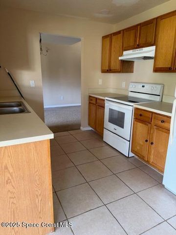 879 Remsen Avenue NW, Palm Bay, FL 32907