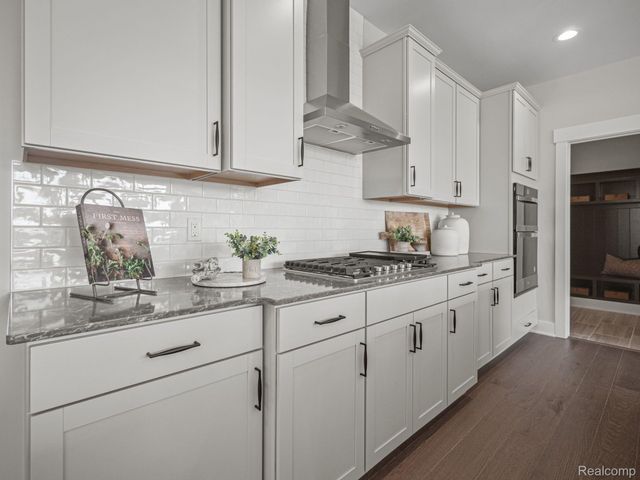 18064 Stallmann Drive, Macomb Township, MI 48042