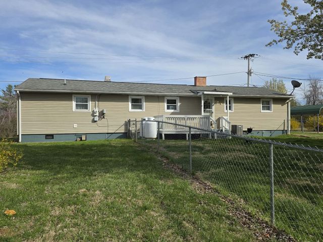 690 SCUFFLING HILL RD, Rocky Mount, VA 24151