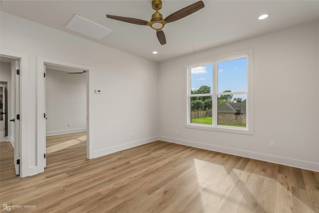 102 Overbrook Lane, Bossier City, LA 71111