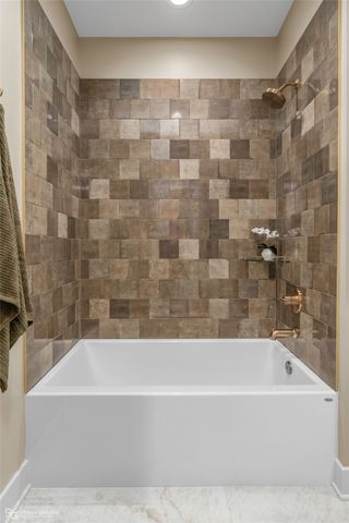 102 Overbrook Lane, Bossier City, LA 71111