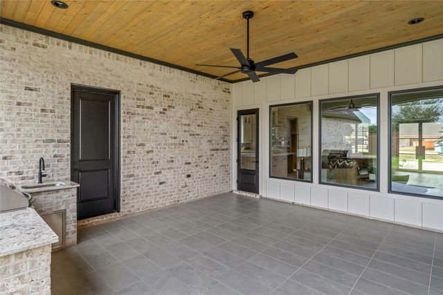 102 Overbrook Lane, Bossier City, LA 71111