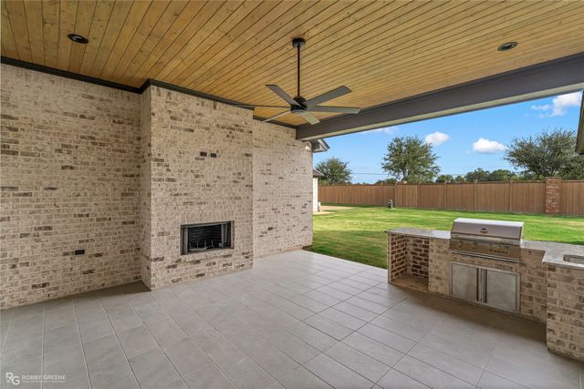 102 Overbrook Lane, Bossier City, LA 71111