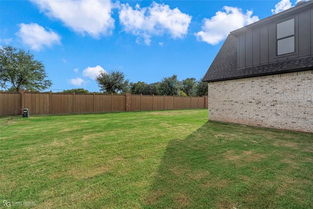 102 Overbrook Lane, Bossier City, LA 71111