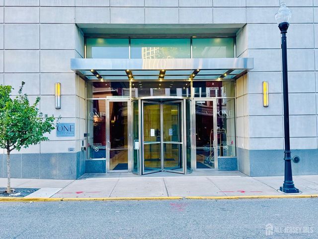 1 Spring Street 1806, New Brunswick, NJ 08901