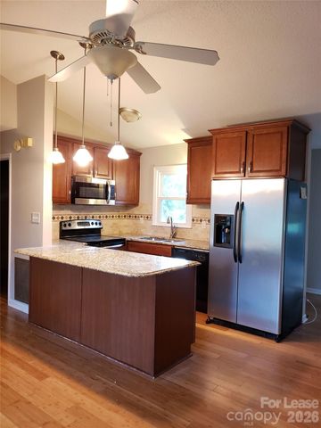 7900 Mountain Shore Drive, Sherrills Ford, NC 28673