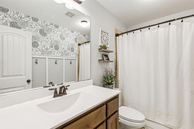 1709 Yahweh, Leonard, TX 75452