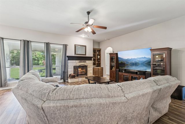 1709 Yahweh, Leonard, TX 75452