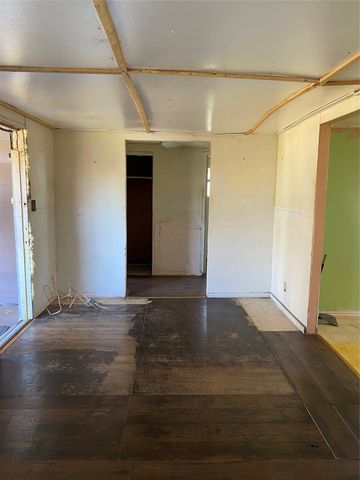 303 Pecan Street, Bardwell, TX 75101