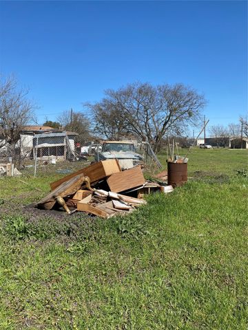 303 Pecan Street, Bardwell, TX 75101