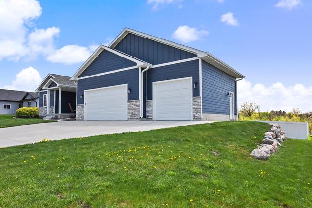 620 E Clancy STREET, Jefferson, WI 53549