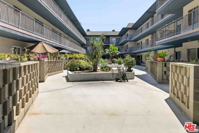 1126 N Central Avenue 101, Glendale, CA 91202