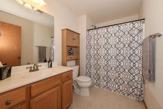 606 E Emily AVENUE, Elkhorn, WI 53121
