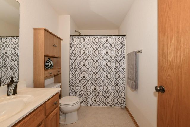 606 E Emily AVENUE, Elkhorn, WI 53121