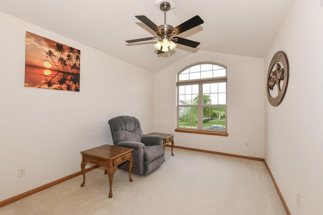 606 E Emily AVENUE, Elkhorn, WI 53121