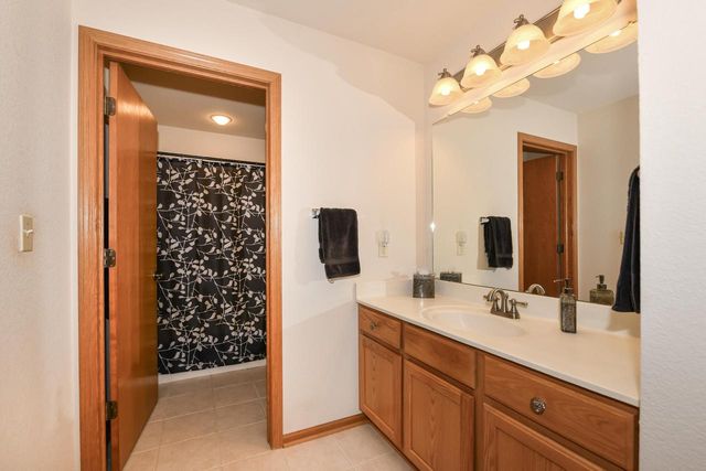 606 E Emily AVENUE, Elkhorn, WI 53121