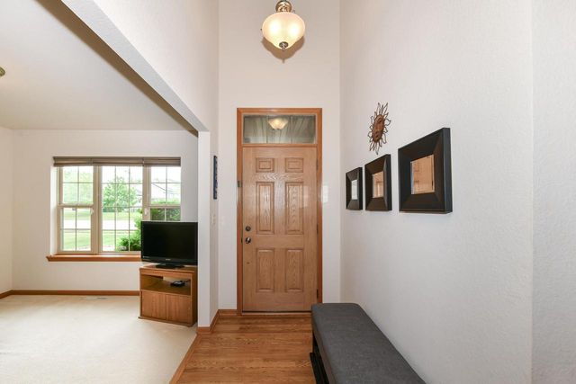 606 E Emily AVENUE, Elkhorn, WI 53121