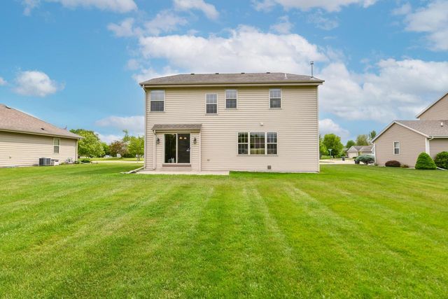 606 E Emily AVENUE, Elkhorn, WI 53121