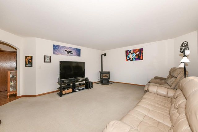 606 E Emily AVENUE, Elkhorn, WI 53121