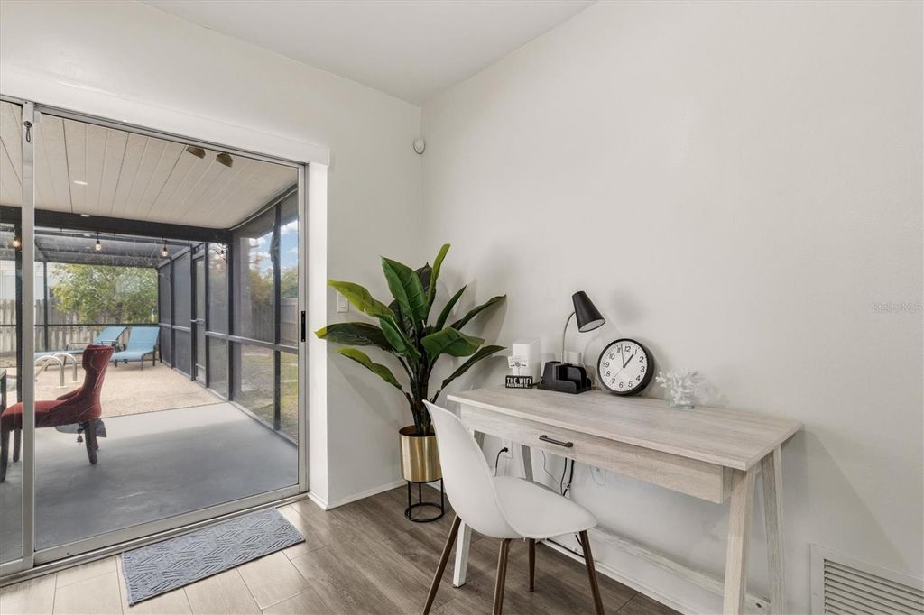 Image 19 of property listing at 3310 SIESTA DRIVE, Venice, FL 34293