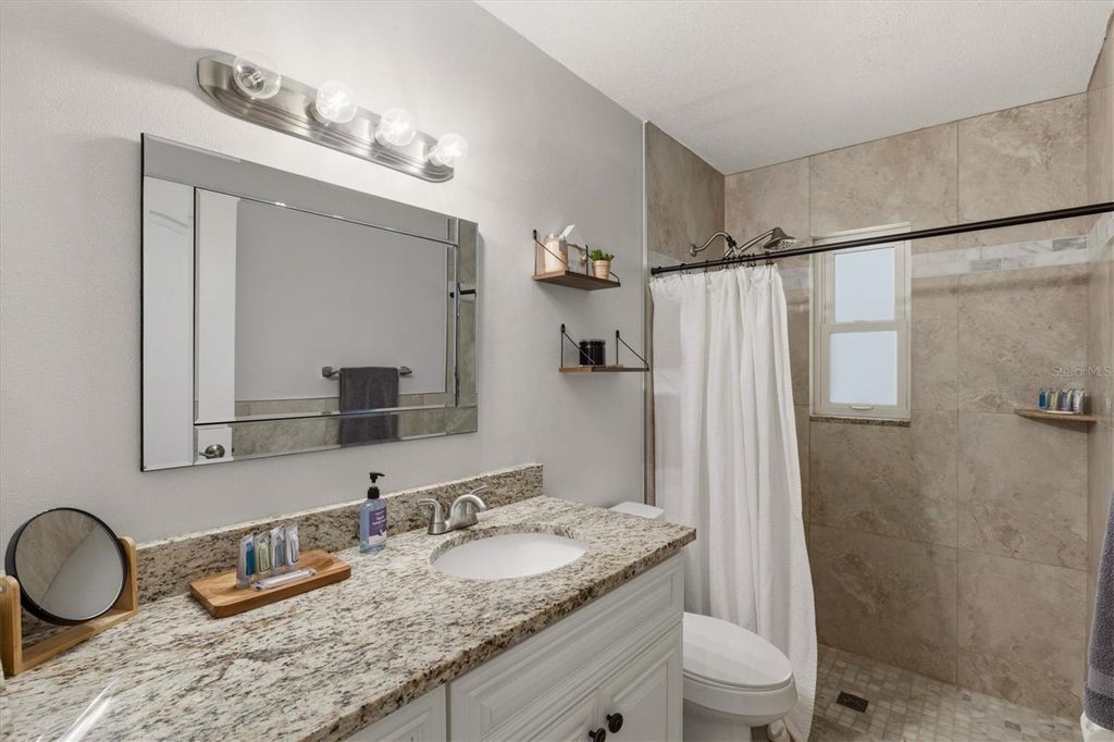 Image 23 of property listing at 3310 SIESTA DRIVE, Venice, FL 34293