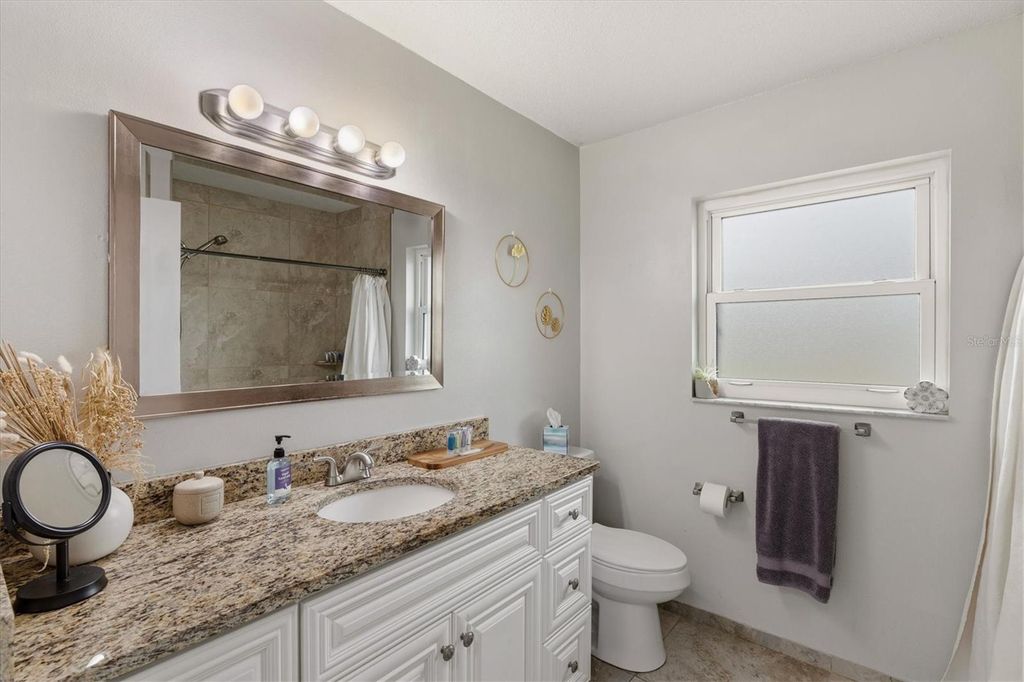 Image 26 of property listing at 3310 SIESTA DRIVE, Venice, FL 34293