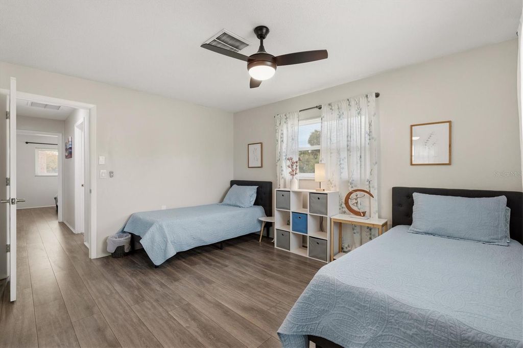 Image 29 of property listing at 3310 SIESTA DRIVE, Venice, FL 34293