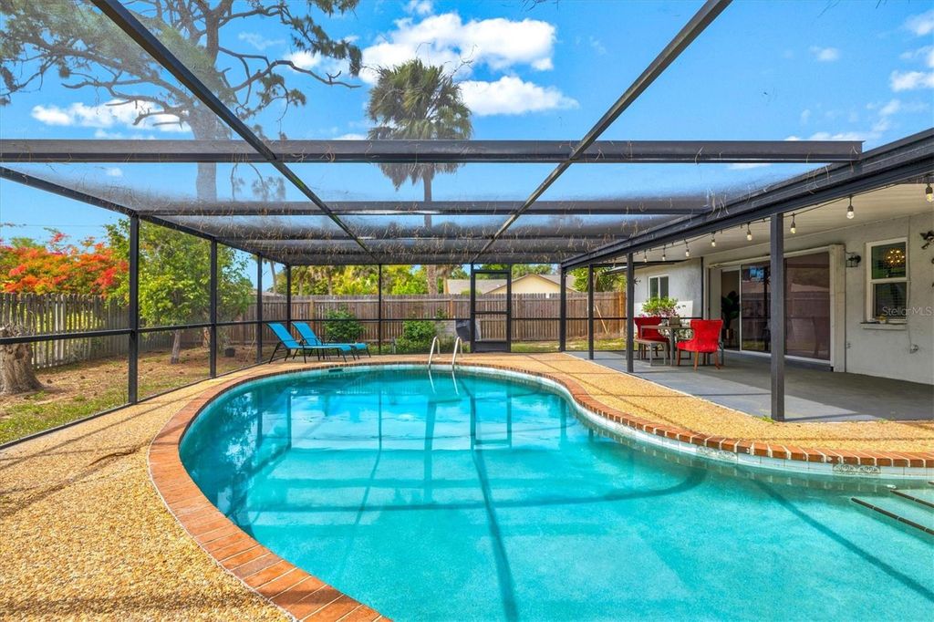 Image 34 of property listing at 3310 SIESTA DRIVE, Venice, FL 34293