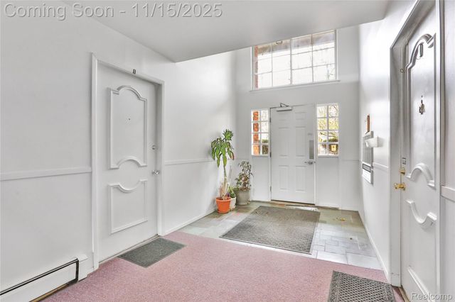 22001 E 11 Mile Road, St. Clair Shores, MI 48081