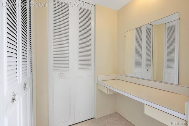 22001 E 11 Mile Road, St. Clair Shores, MI 48081