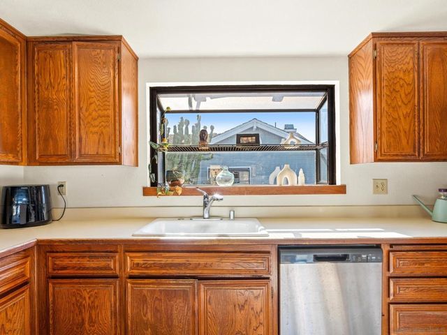 928 Agate Street, San Diego, CA 92109