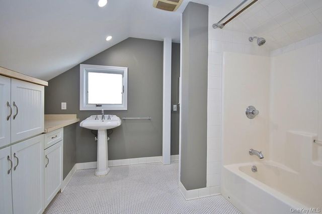 23 Robert Road, Poughkeepsie, NY 12603