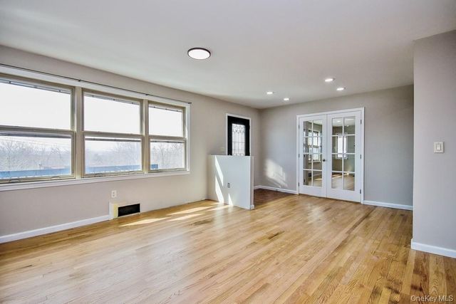 23 Robert Road, Poughkeepsie, NY 12603