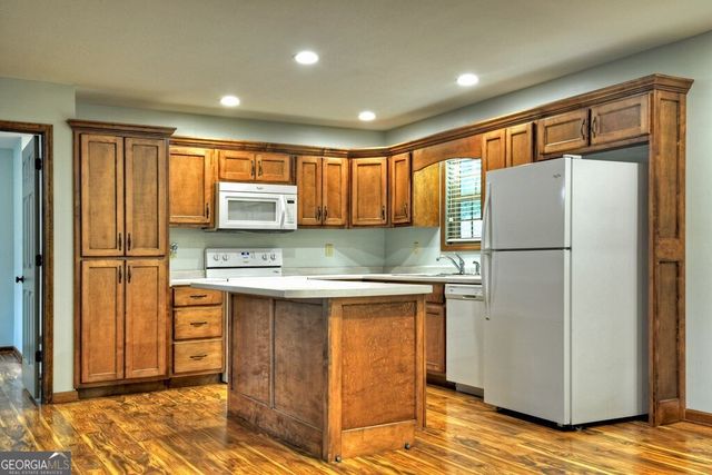 293 James Drive, Ellijay, GA 30540