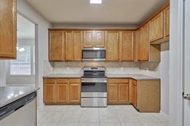 11206 Glenforest Drive, Montgomery, TX 77356