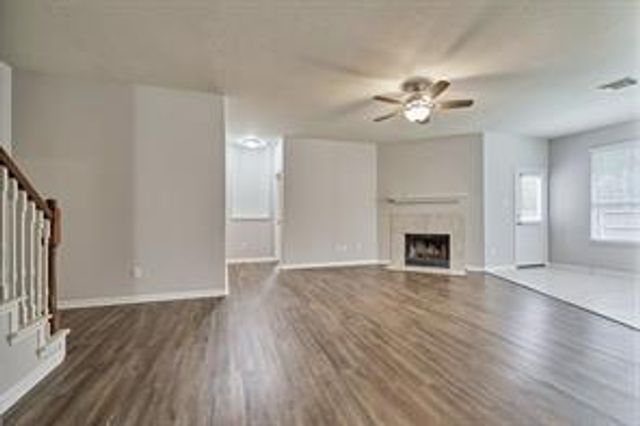 11206 Glenforest Drive, Montgomery, TX 77356