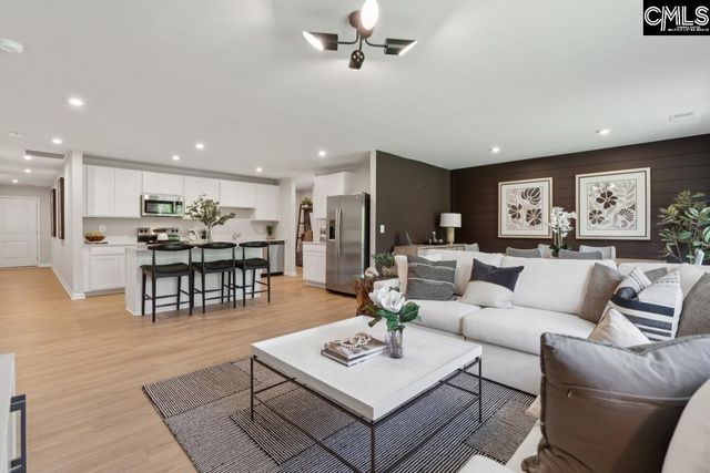 206 Kingfield Drive, Hopkins, SC 29061