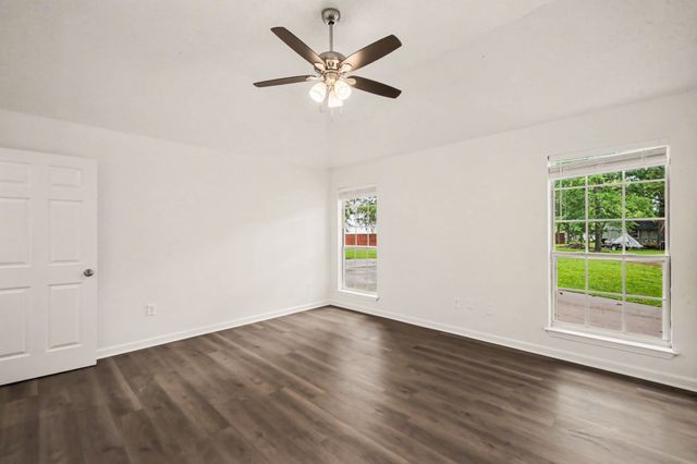 111 Cedar Bend Ct, La Vergne, TN 37086