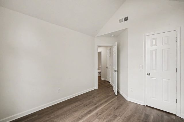 111 Cedar Bend Ct, La Vergne, TN 37086