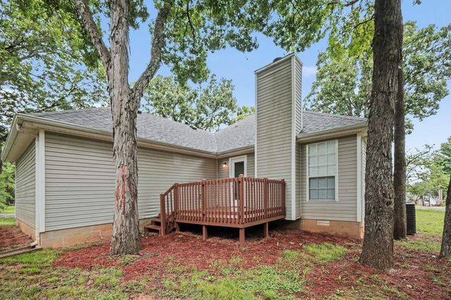 111 Cedar Bend Ct, La Vergne, TN 37086