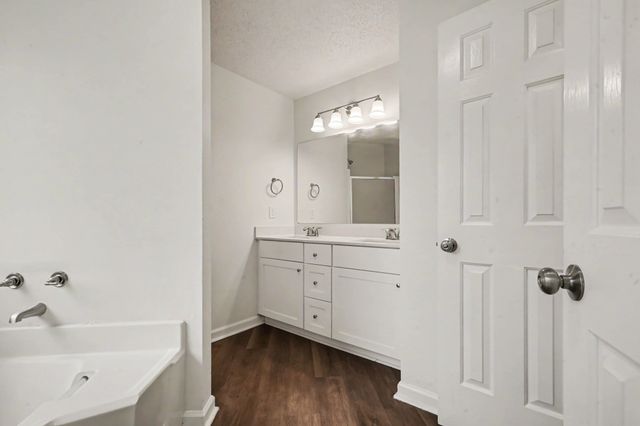 111 Cedar Bend Ct, La Vergne, TN 37086