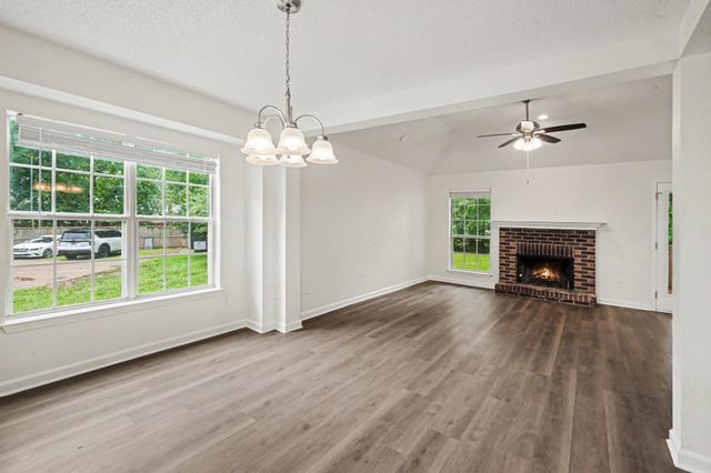 111 Cedar Bend Ct, La Vergne, TN 37086