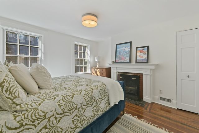 6 Strong Pl, Boston, MA 02114