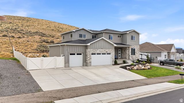 2323 E PATRIOT DR, Eagle Mountain, UT 84005