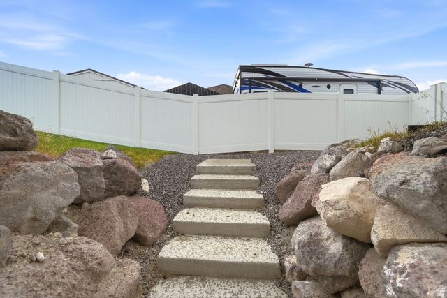 2323 E PATRIOT DR, Eagle Mountain, UT 84005